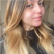 Studentessa al primo anno di università, uscita dal liceo classico internazionale impartisce ripetizioni e aiuto compiti in materie umanistiche, spagnolo e inglese